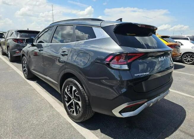 Kia Sportage Bogata wersja wyposażenia / AWD / niski przebieg