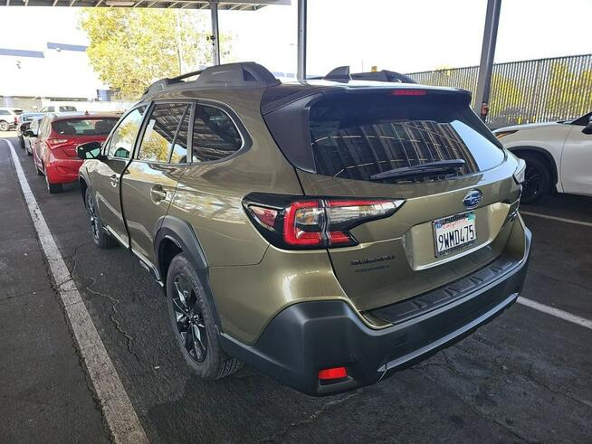 Subaru OUTBACK Bogata wersja wyposażenia / AWD / niski przebieg