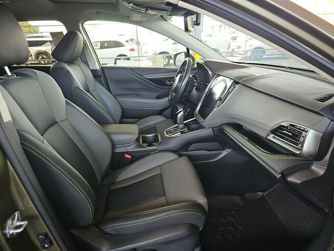 Subaru OUTBACK Bogata wersja wyposażenia / AWD / niski przebieg