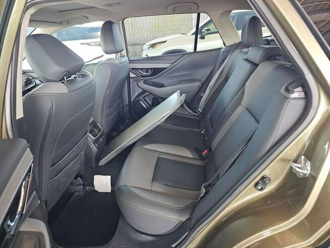 Subaru OUTBACK Bogata wersja wyposażenia / AWD / niski przebieg