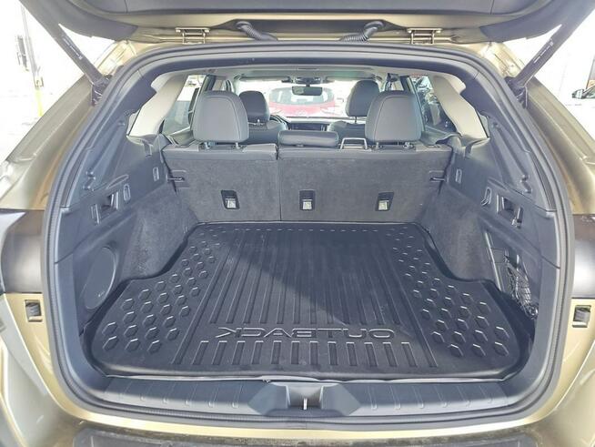 Subaru OUTBACK Bogata wersja wyposażenia / AWD / niski przebieg