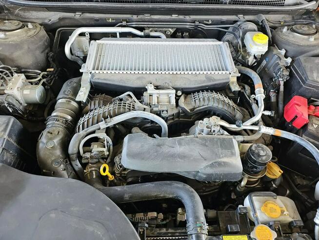 Subaru OUTBACK Bogata wersja wyposażenia / AWD / niski przebieg
