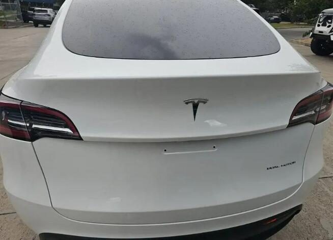 Tesla Y Long Range / Dual Motor / AWD