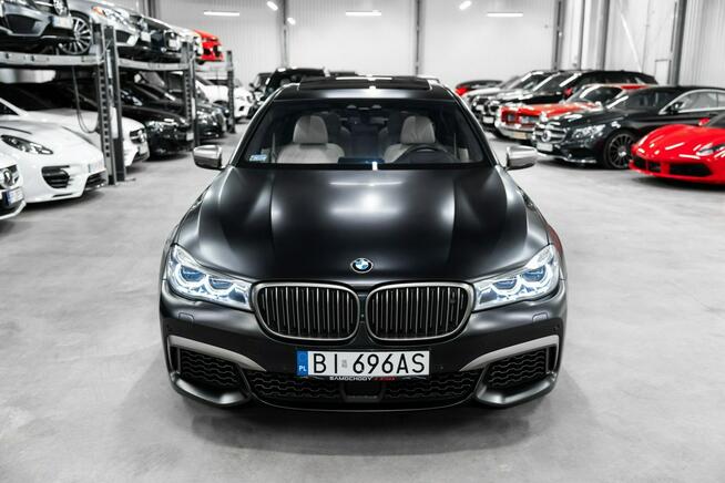 M760Li 609 KM, 3.7s do 100 km/h. Salon PL. Specyfikacja 977.229 zł.