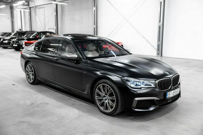 M760Li 609 KM, 3.7s do 100 km/h. Salon PL. Specyfikacja 977.229 zł.