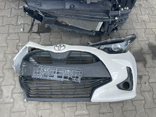 Toyota Yaris Salon PL Kamera Czujniki park.