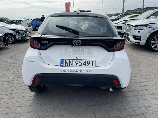 Toyota Yaris Salon PL Kamera Czujniki park.