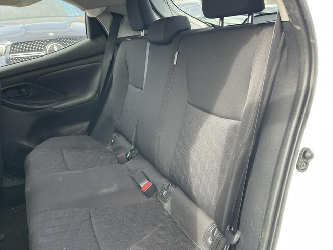 Toyota Yaris Salon PL Kamera Czujniki park.