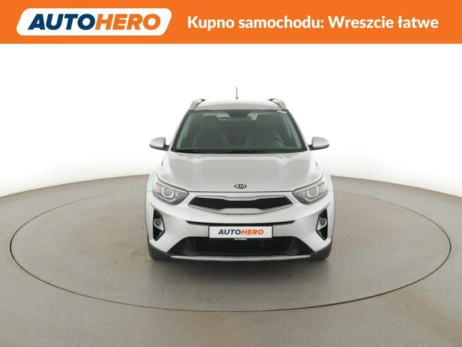 Kia Stonic klima auto navi czujniki parkowania tempomat asystenci