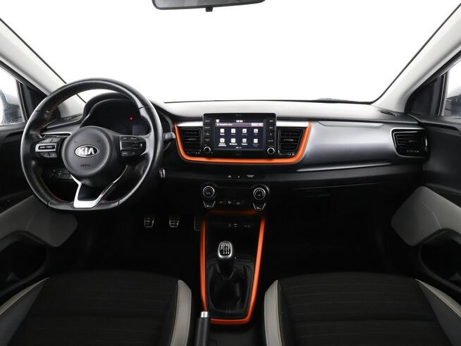 Kia Stonic klima auto navi czujniki parkowania tempomat asystenci