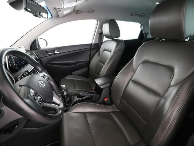 Hyundai Tucson skóra grzana navi kamera pdc tempomat manual