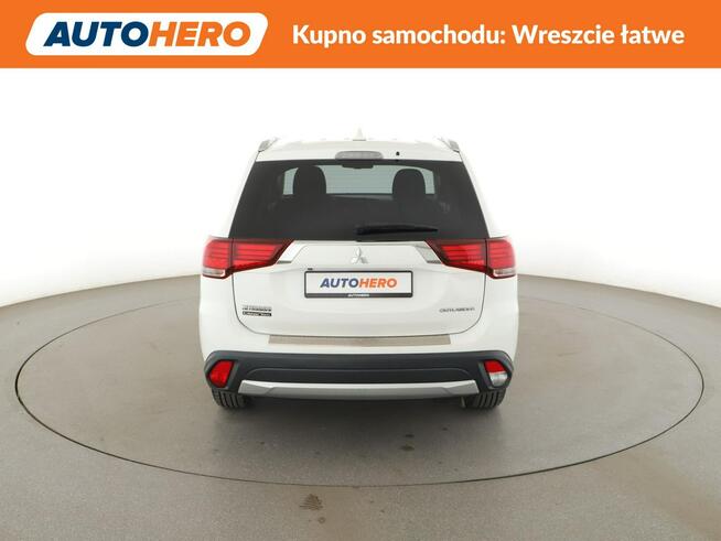 Mitsubishi Outlander klima auto czujnik deszczu/zmierzchu kamera cofania grzane fotele