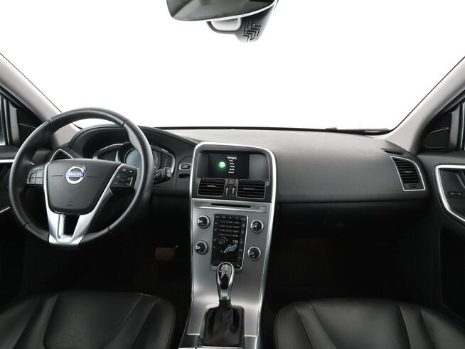Volvo XC 60 automat skóra panorama klima auto navi grzane fotele czujniki parkowan
