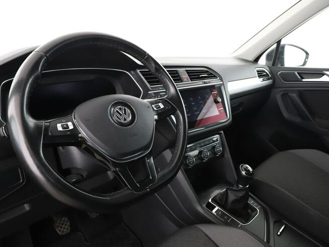 Volkswagen Tiguan virtual 3 strefowa klima grzane fotele navi kamera