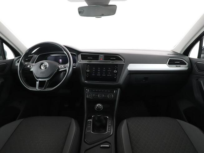 Volkswagen Tiguan virtual 3 strefowa klima grzane fotele navi kamera