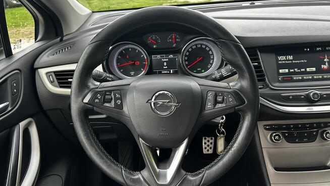 Opel Astra Jasny środek