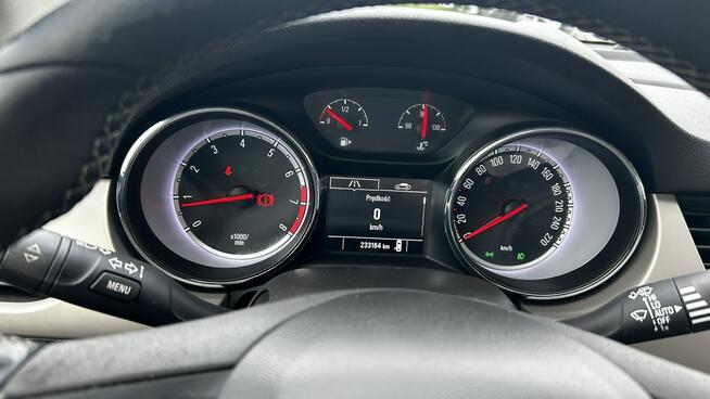 Opel Astra Jasny środek