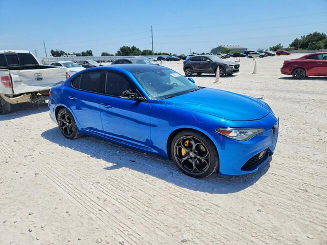 Alfa Romeo Giulia Wersja Ti / AWD / niski przebieg