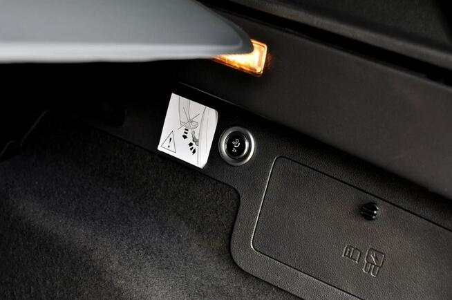 Ford Kuga SKÓRA _ NAVI _ KAMERA _ RADAR _ Key Less Go _ Park Assist _ LEDY _ HAK
