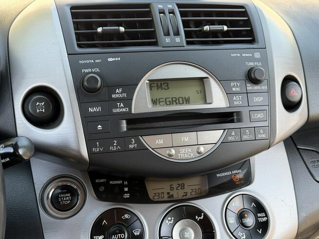 Toyota RAV-4 2.2D4D 136KM /4x4/Tempomat/Pod.Fotele/PDC/Skóra/SalonPolska/Hak