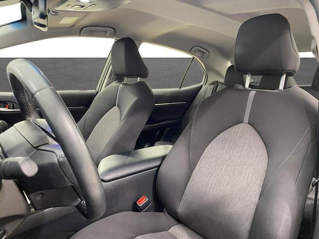 Toyota Camry 2.5 Hybrid Comfort CVT Sedan