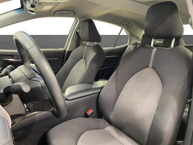Toyota Camry 2.5 Hybrid Comfort CVT Sedan