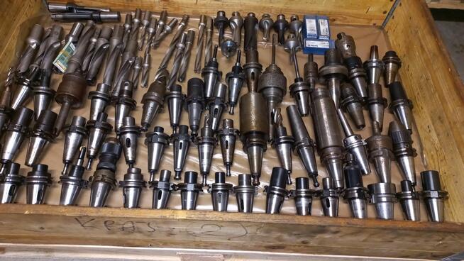 Sprzedam oprzyrządowanie do obróbki CNC – 2 palety