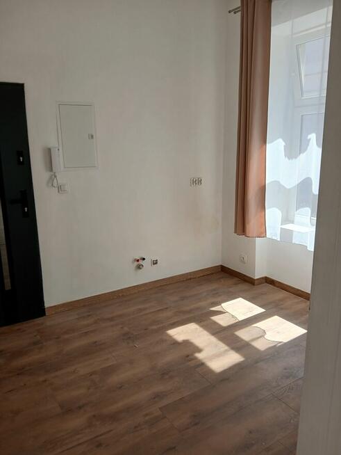 Sprzedam BEZCZYNSZOWE mieszkanie w centrum Cieszyna 39.96 m2