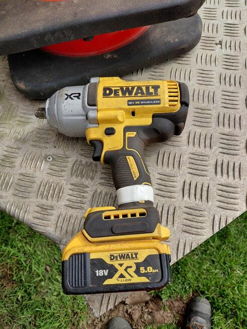 Klucz udarowy dewalt DCF900