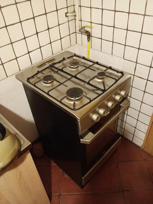 Sprzedam kuchenkę gazową.