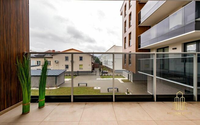 2-popkojowe w apartamentowcu na Hallera