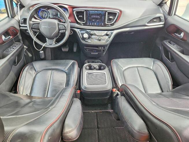 Chrysler Pacifica LIMITED / bardzo zadbany / niski przebieg