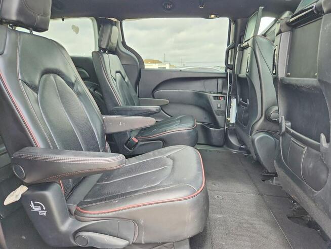 Chrysler Pacifica LIMITED / bardzo zadbany / niski przebieg