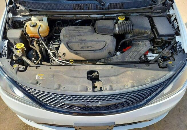 Chrysler Pacifica LIMITED / bardzo zadbany / niski przebieg