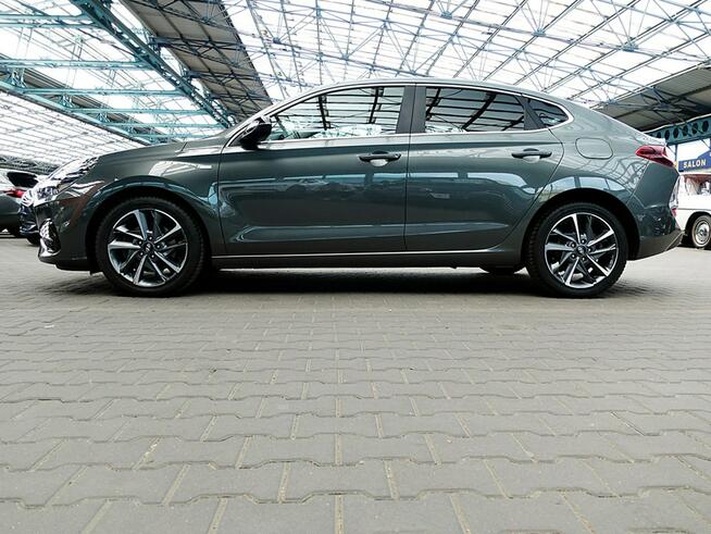 Hyundai i30 FASTBACK AUTOMAT 160KM Navi+Kamera+Led 1WŁ Krajowy 100% Bezwypadk F23%