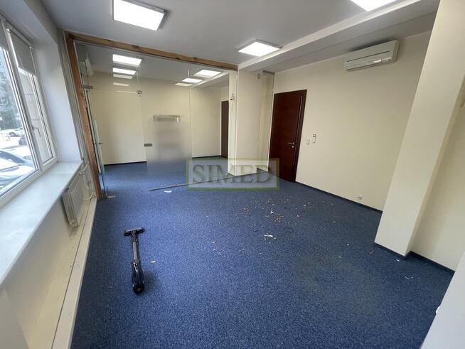 Sklep.showroom,salon sprzedaży,parking,ochrona