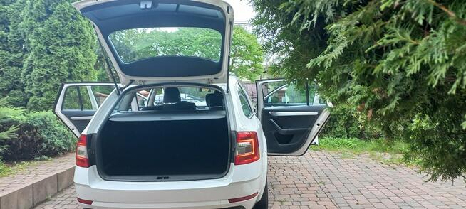 Škoda Octavia DSG Ledy Climatronic Dwustrefowy FV23% 333.2 Netto Salon Polska