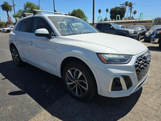 Audi Q5 Premium Plus / AWD / S-Line