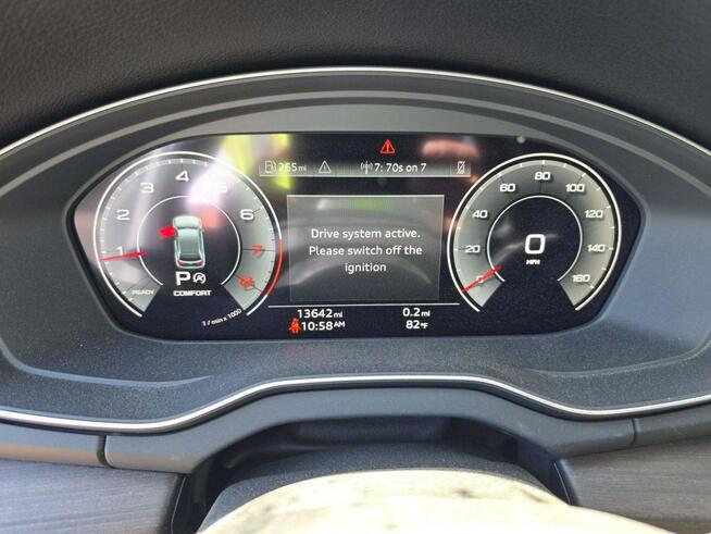 Audi Q5 Premium Plus / AWD / S-Line