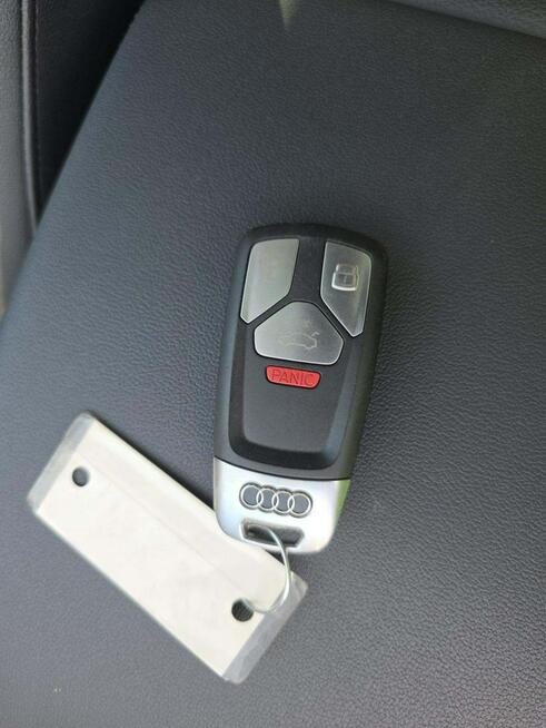 Audi Q5 Premium Plus / AWD / S-Line