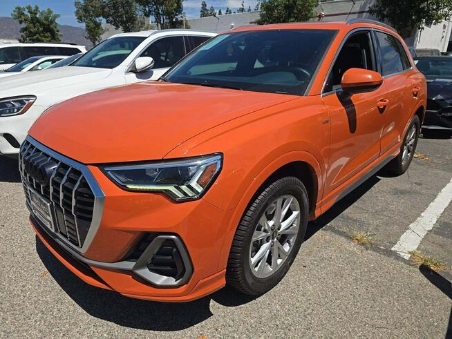 Audi Q3 Premium Plus / AWD / S-Line