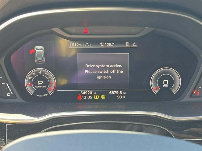 Audi Q3 Premium Plus / AWD / S-Line