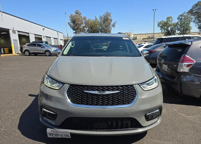 Chrysler Pacifica LIMITED / Benzyna / niski przebieg