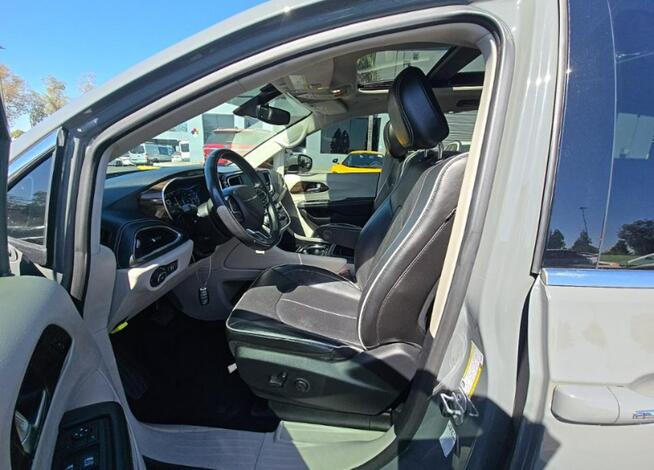 Chrysler Pacifica LIMITED / Benzyna / niski przebieg
