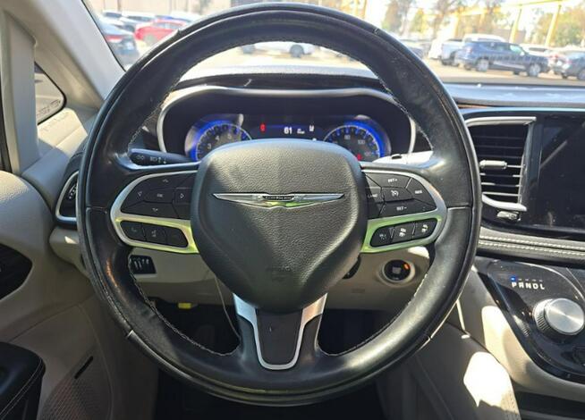 Chrysler Pacifica LIMITED / Benzyna / niski przebieg