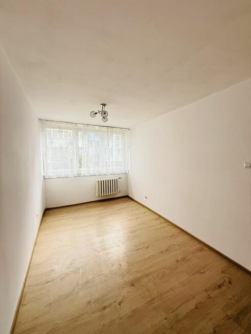 Sprzedam 2 pokojowe mieszkanie w bloku z balkonem