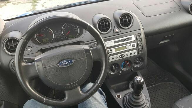 Ford Fiesta 1.3 benzyna 2004 r. w ładnym stanie