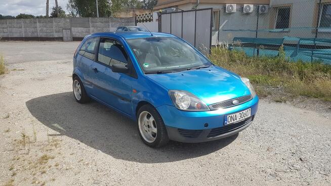 Ford Fiesta 1.3 benzyna 2004 r. w ładnym stanie
