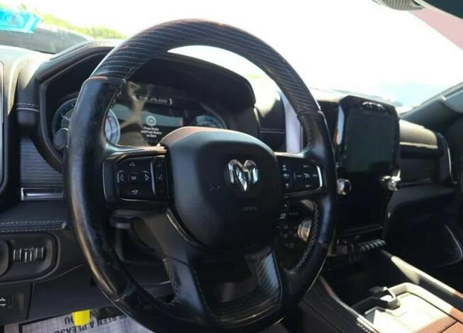 RAM 1500 Najwyższa wersja wyposażenia LIMITED / HEMI / 4x4