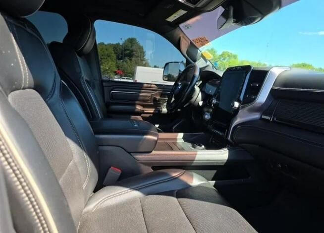 RAM 1500 Najwyższa wersja wyposażenia LIMITED / HEMI / 4x4